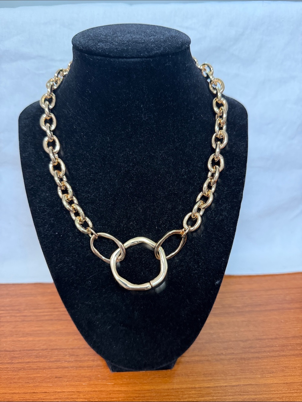 ettika Polished Gold Link Chain Necklace with Ring Pendant